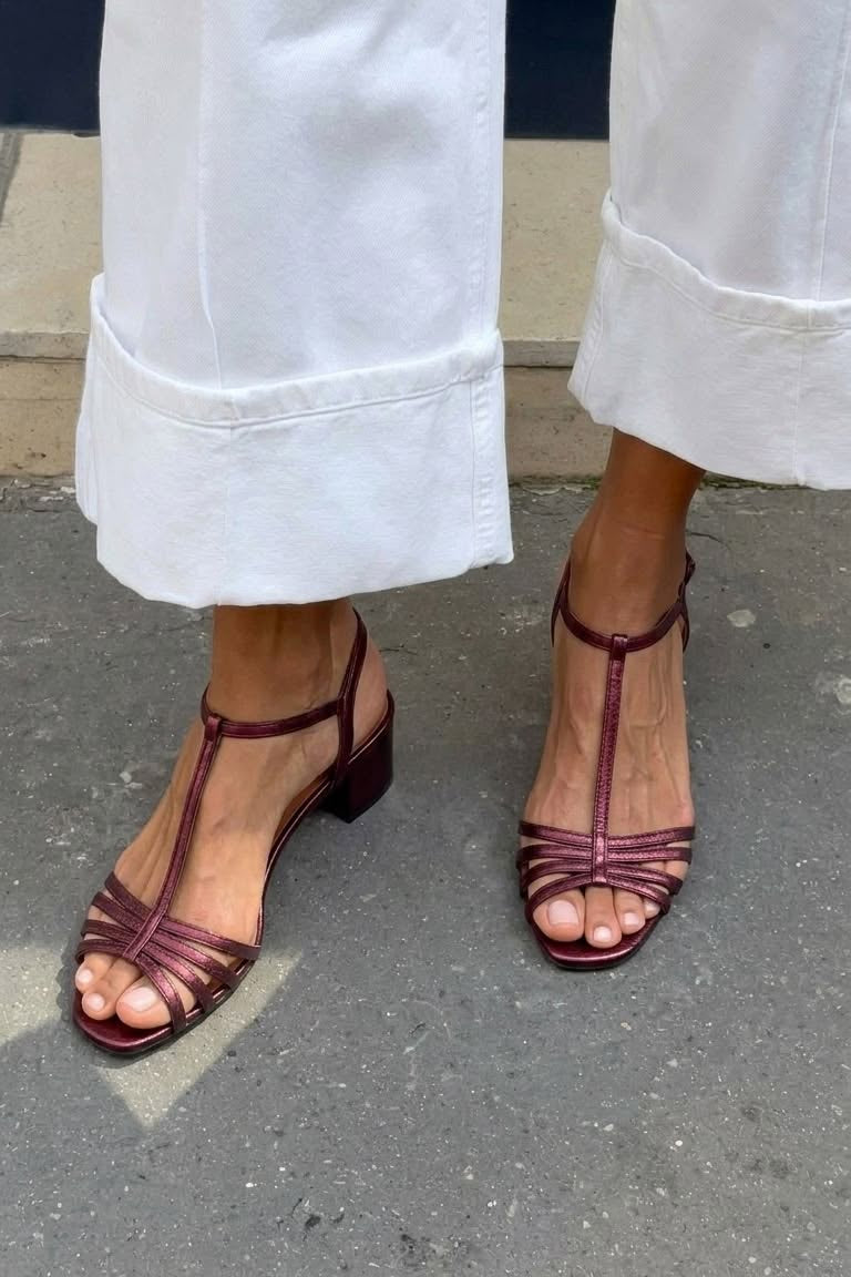 JELENA ZLATNE SANDALE ELEGANCIJA ZA SVAKODNEVICU