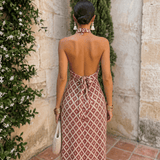 Elegantna kombinacija sa otkrivenim ramenima