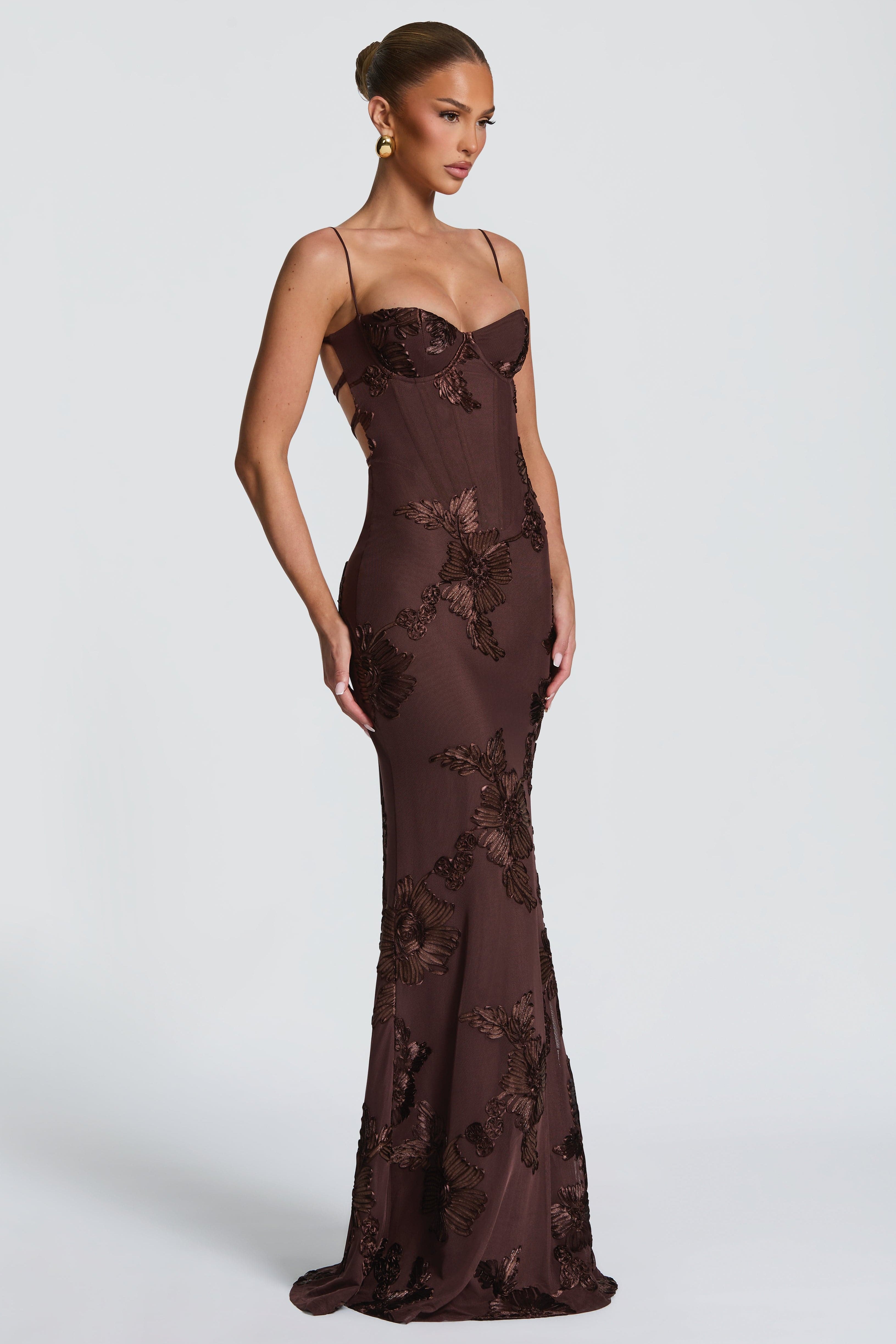 Haljina Jelena™ - Elegancija sa Jasnim Dizajnom i Jedinstvenim Detaljima